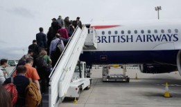 如果你的航班延误，你可以得到赔偿权利和金钱