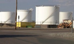 商业城附近居民反对汽油储存设施的扩建计划