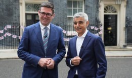 萨迪克·汗说，市长们在唐宁街举行的会议表明了“真正的意图”