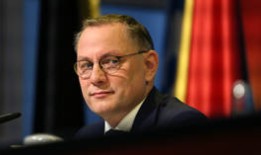 德国右翼领导人质疑北约成员资格